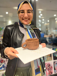 صناعة المزهريات والأكواب الطينية